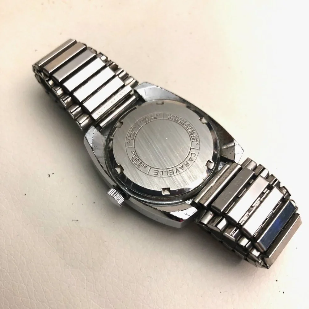 Caravelle MCM Vtg Men's Modernist Watch